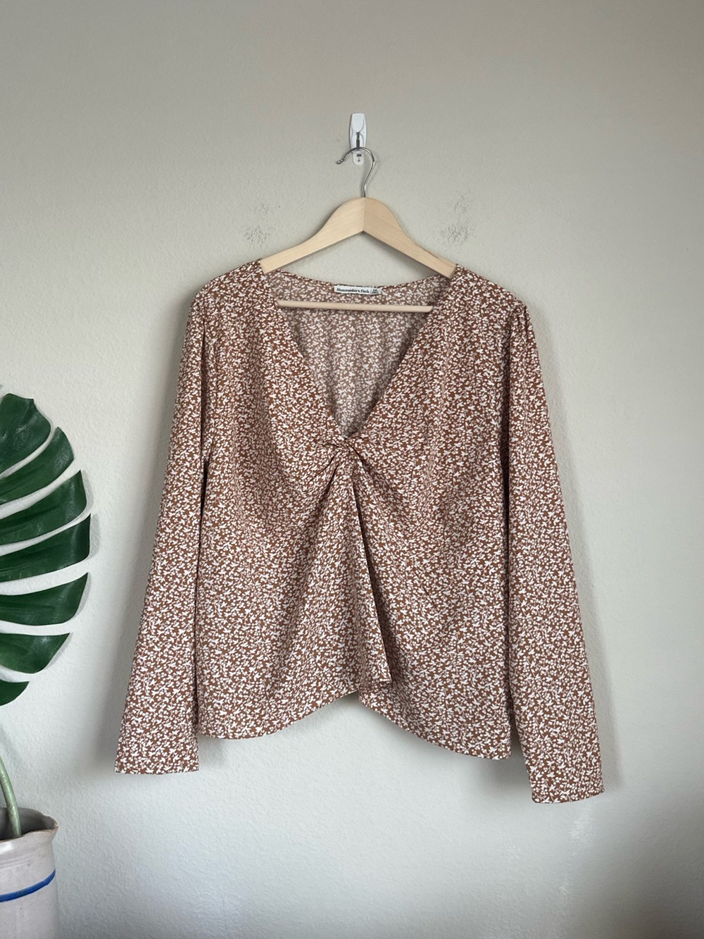 Abercrombie & Fitch Twist Front Long Sleeve Blouse